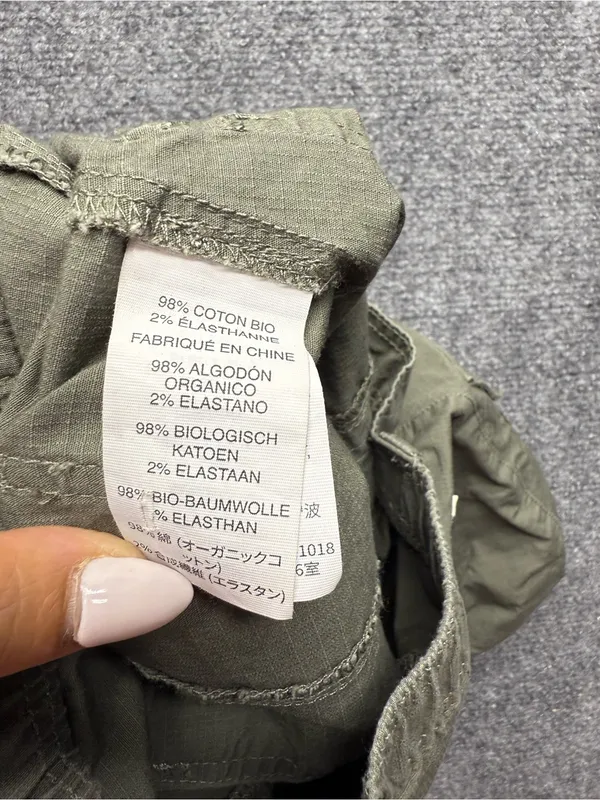 Vuori Womans XS Olive Green High waisted Utility Pocket Shorts - Image 6