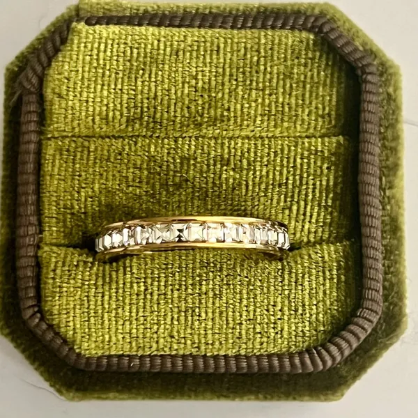 18K Yellow Gold Plated Carré Cut Diamond Eternity Band Ring 2mm Unisex Size 9 - Image 2