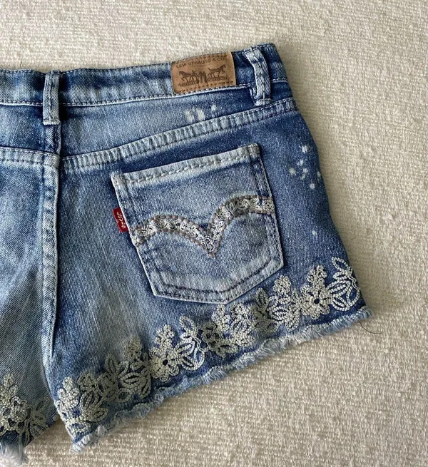 Levi's Jean Shorty Shorts - Image 4