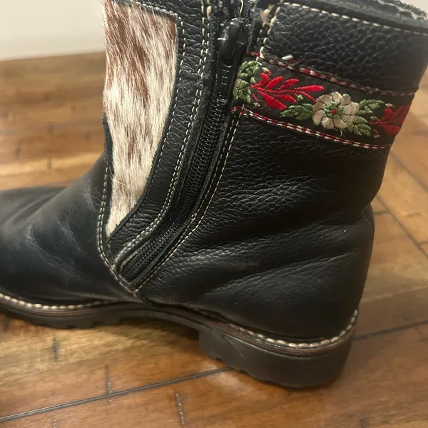 Martino Made in Canada Leather Ankle Boots Cowhide Panels Womens 8 - Image 4