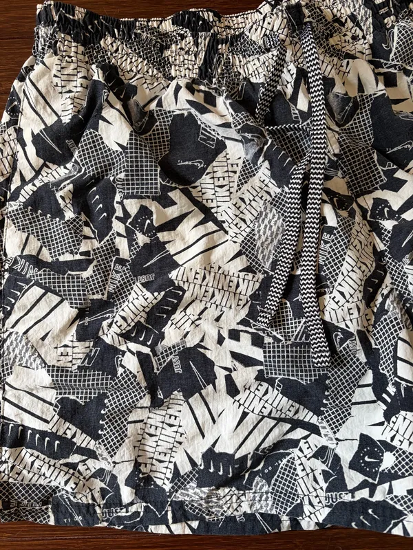 Nike Collage Icon Volley Shorts Black Pattern Men's XL Extra Large 90’s lined - Image 3