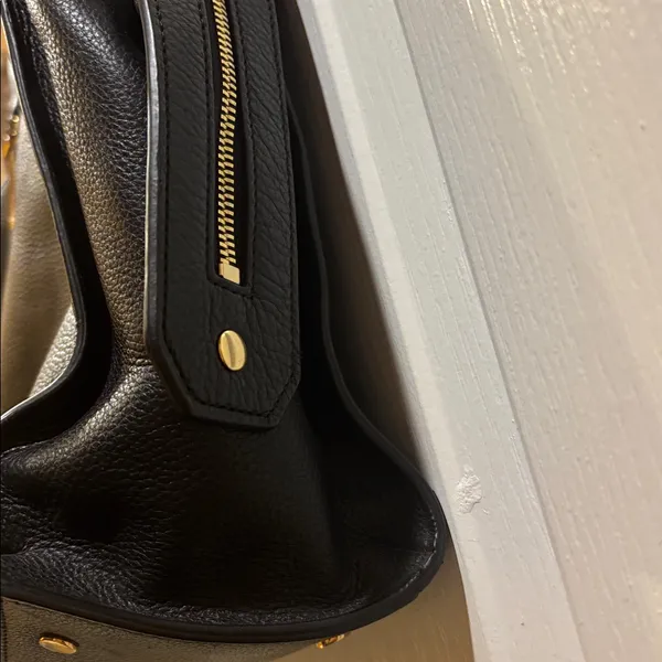 Kurt Geiger London Emma Tote Black Textured Leather Handbag Gold Toned Hardware - Image 5