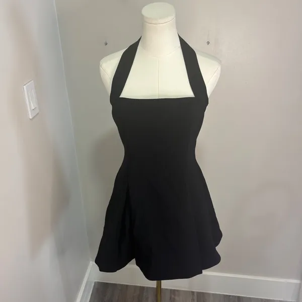 ASTR The Label Black Halter Mini Dress Square Neck A-Line Pleated Small - Image 4