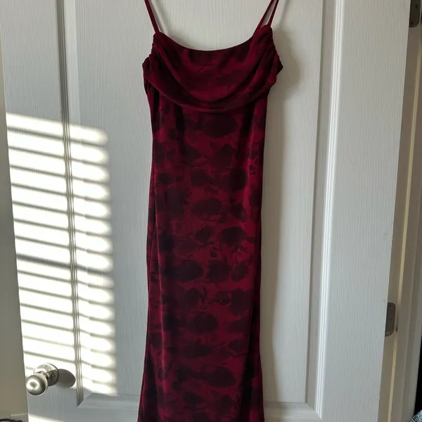 Windsor Red Floral Midi Dress - Image 5