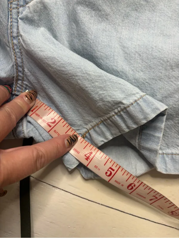 Levis Light Wash Denim Heritage Romper Button Front Short Sleeve Jumpsuit Small - Image 5
