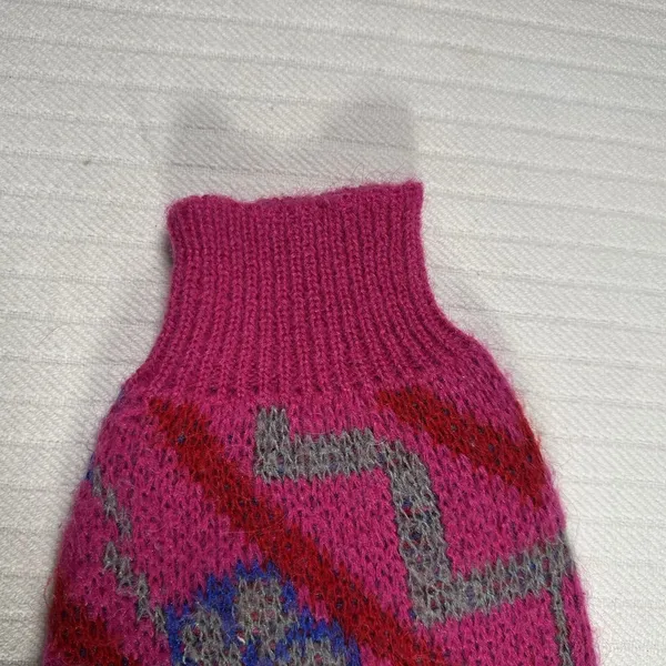 TOGETHER Women’s Small Vintage Style Pink Geometric Knit Sweater - Image 6