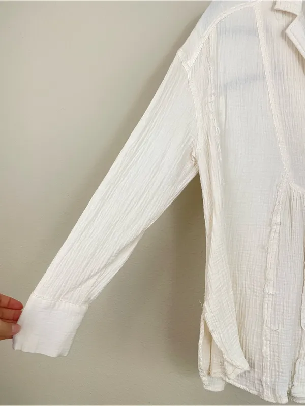 Free People "All About The Feels"‎ Ivory Gauze Crinkle Button Down Top Size XS - Image 4