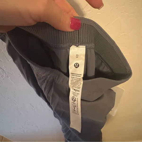 Lululemon Dance Studio HR Flair Slim Fit Sz XS. NWT color SOGY Solar Gray - Image 5