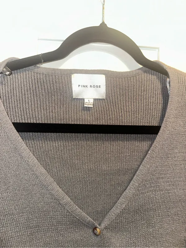Pink Rose Gray Cropped Button Cardi $45 MSRP - Image 3