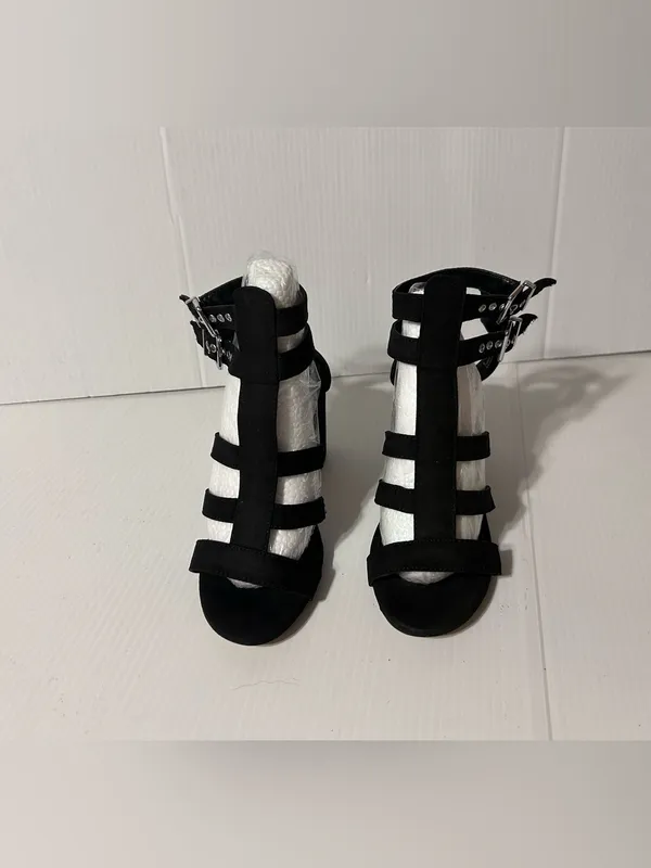 Express black ankle strap block heels women size 6 - Image 3