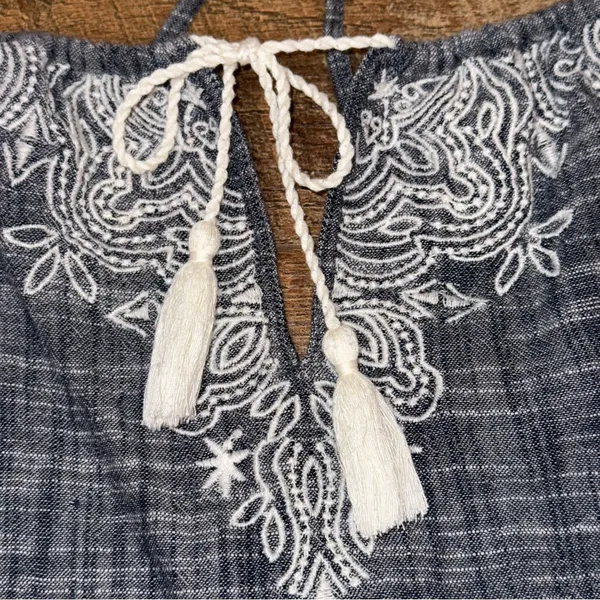 Abercrombie & Fitch Floral Embroidery Tank - Image 6