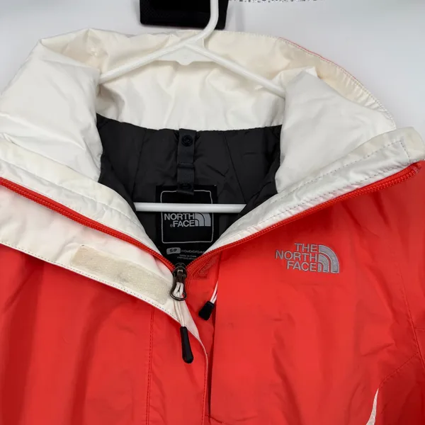 The‎ North Face HyVent Ski Jacket Womens Small Red White Waterproof Hooded Shell - Image 2