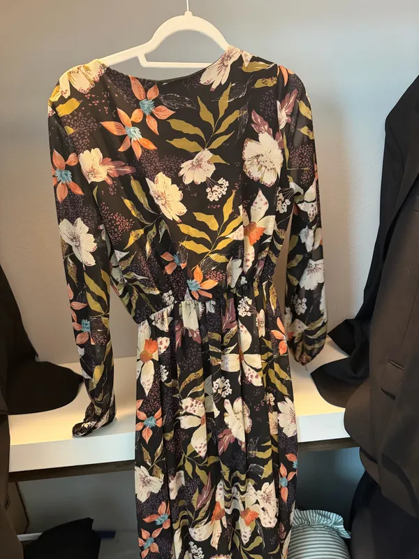 Everly Floral maxi dress - Image 4