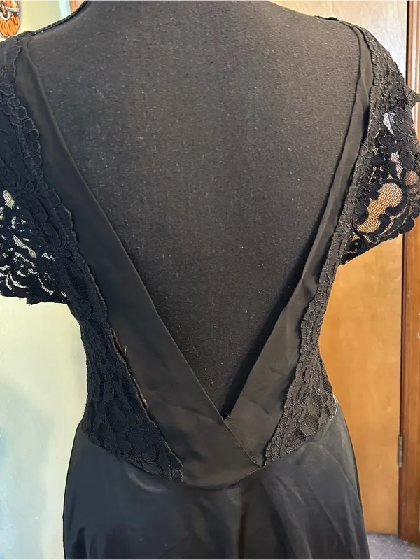 Victoria’s Secret gold label black floral lace bodice satin skirt rosette size M - Image 7