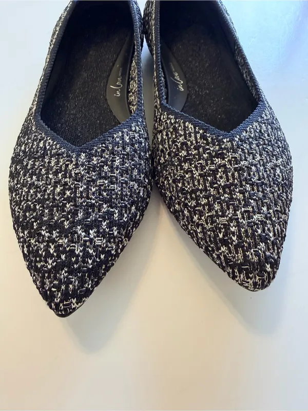 Rothy's tweed weave pattern with delicate gold thread, arch support insert, 7.5 - Image 9