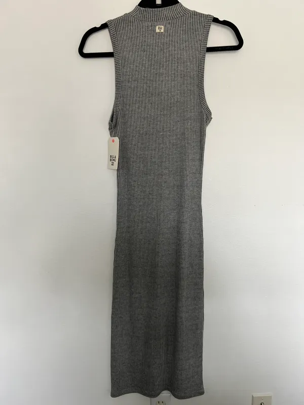Billabong NWT Midi Grey Dress -size Small - Image 7