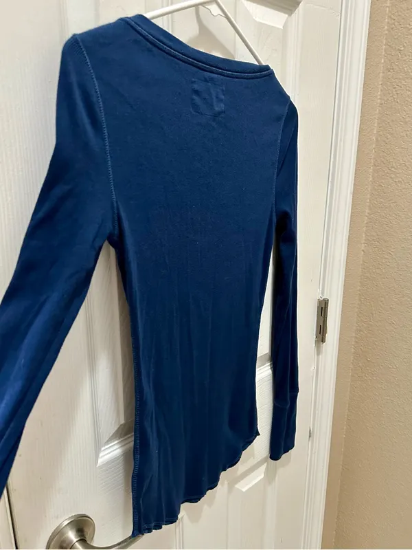 Aeropostale Y2K Long Sleeve Henley Shirt size Medium blue - Image 10