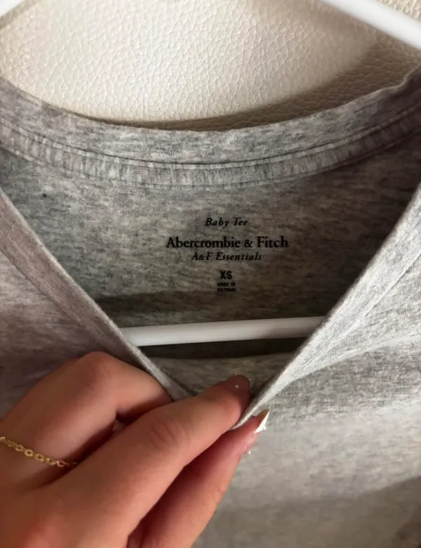 Abercrombie baby tee - Image 2