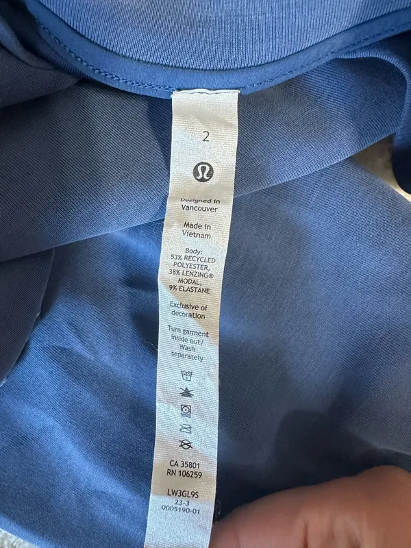 Lululemon Softstreme Crew Cropped - Image 4
