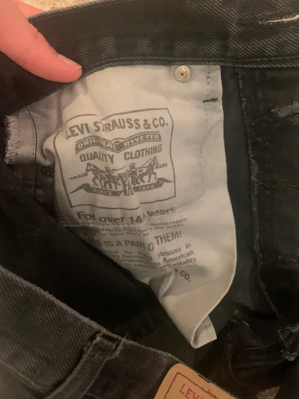 Black Vintage Levi’s Denim Shorts - Image 5