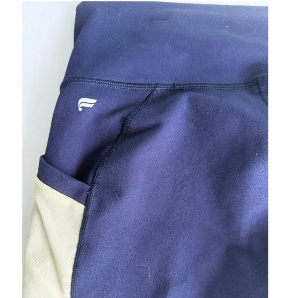 Fabletics S-M On-The-Go High-Waisted 9'' Short Navy/Creme - Image 7
