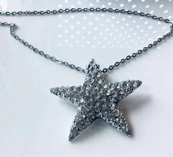 Large Crystal Star Pendant with Matching Chain Silver - Image 5