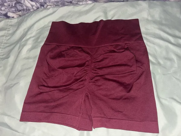 Butt scrunch shorts Purple - Image 2