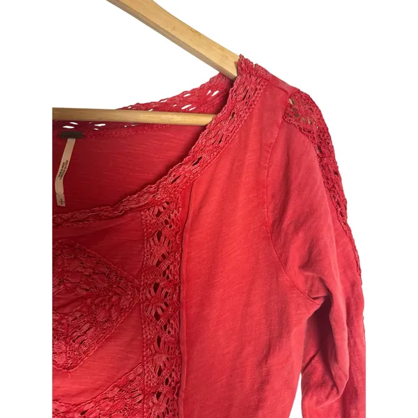 Free People Truly Madly Red Crochet Lace 3/4 Sleeve Boho Cotton Top Size Small - Image 4