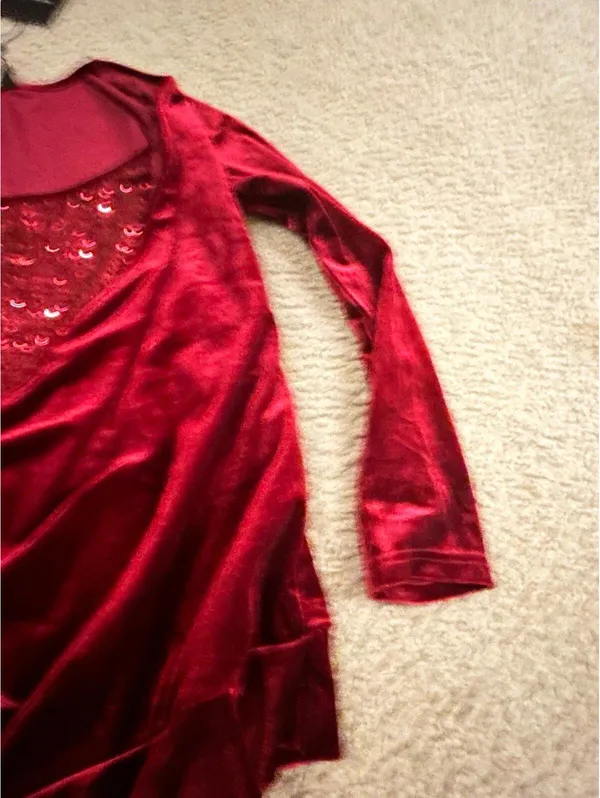Ab58 top long sleeves red sparkle size small woman shirt - Image 3