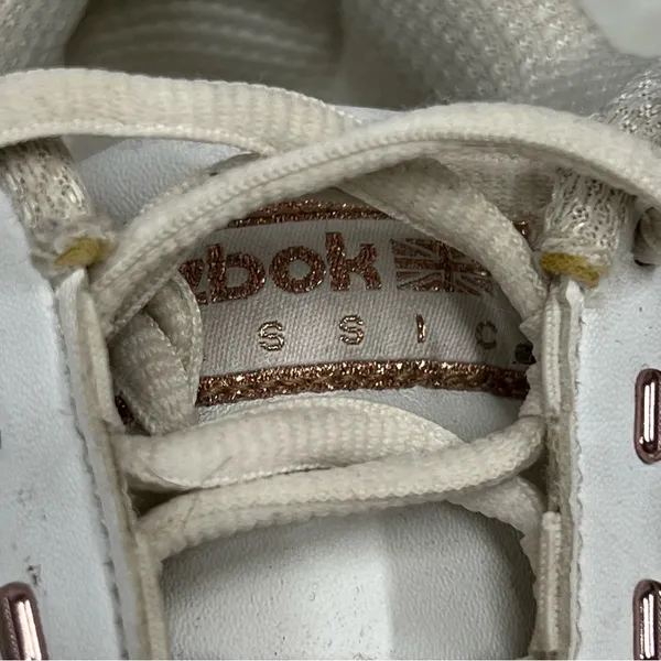 Reebok size 7.5 womens Sneakers vintage style FLAWED - Image 12