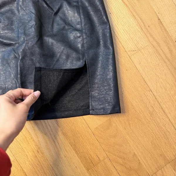 Lioness The Rizzo Mini Skirt Black M EUC Faux Leather Slit Y2K Club Urban Chic - Image 3
