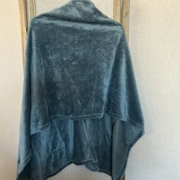 FINAL MARKDOWN Plush Gray wrap osfm - Image 7