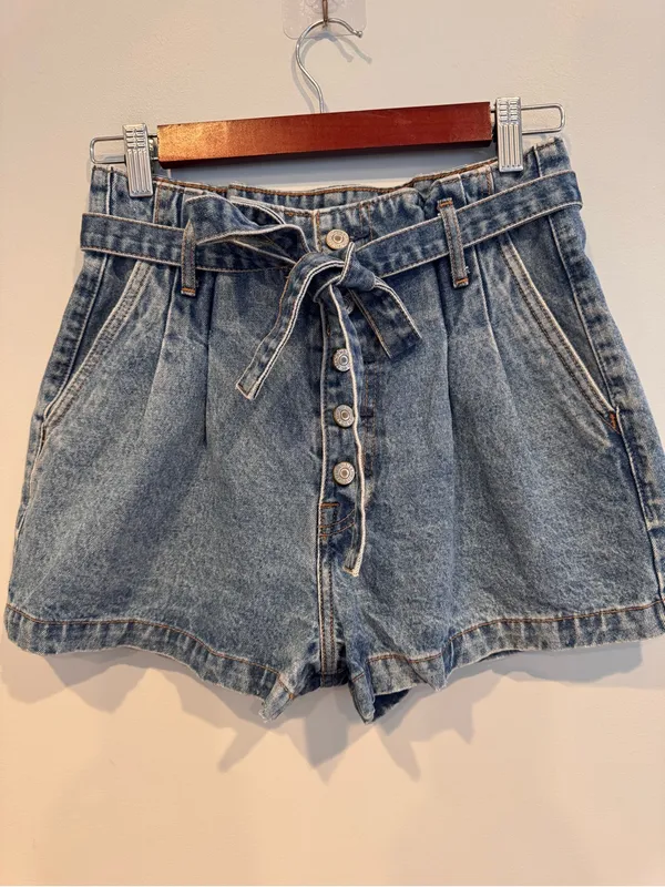 Abercrombie & Fitch Paperbag Tie Waist Buttonfly Shorts Size 2 - Image 3