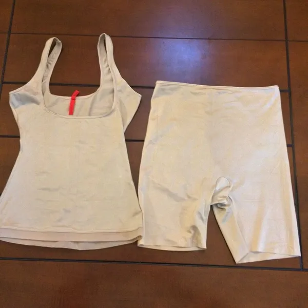 Spanx shapewear 2 pieces nude-colored camisole and matching mid-thigh shaper sho - Image 2
