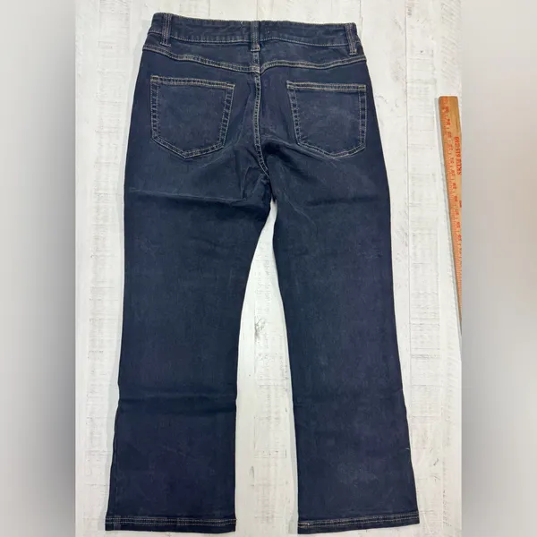 Martha Stewart mid rise cropped flare jean night indigo size 10 inseam 25.1/2 - Image 2