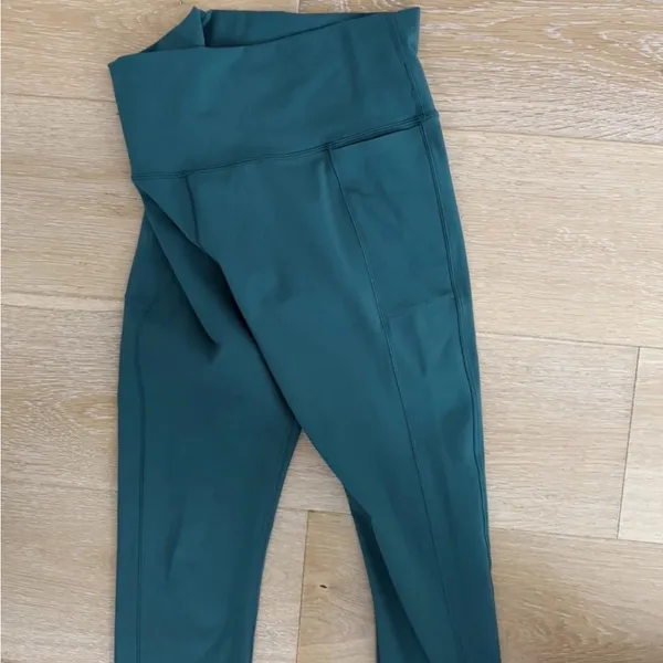 Vuori Women's Studio Pocket Leggings Ivy Green Size M VW446 - Image 4