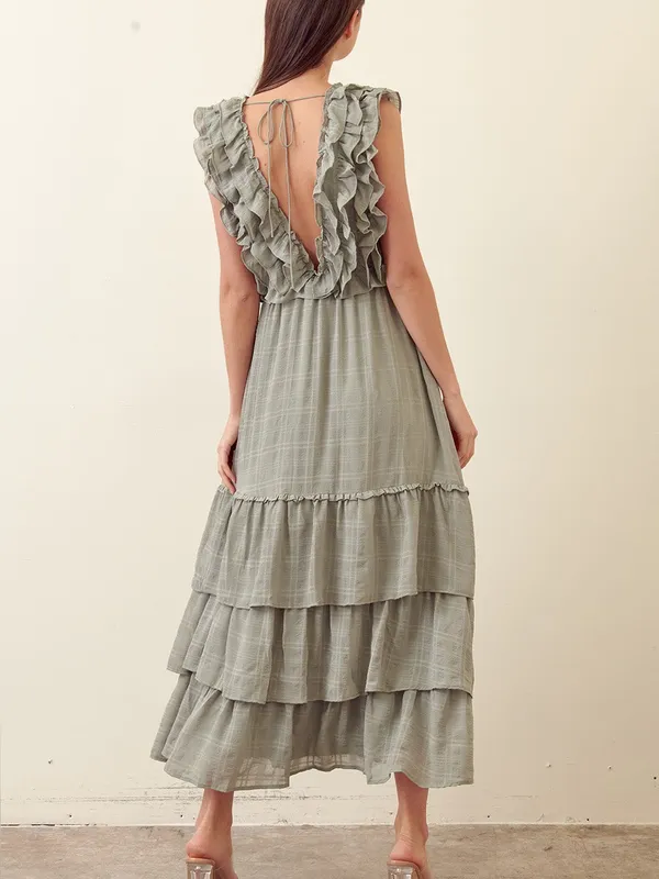 Storia sage green ruffle maxi dress size medium - Image 2