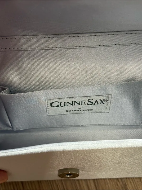 Gunne Sax Silver Satin Evening Clutch‎ with Rhinestone Chain - Image 6