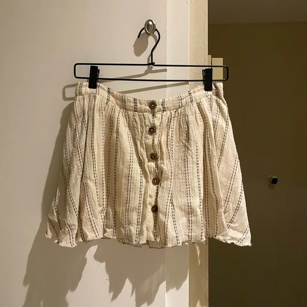 NWOT urban outfitters cute cotton mini skirt with elastic back - Image 2