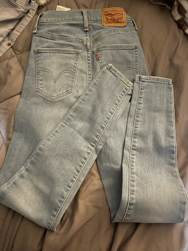 Mile Levi’s High - Image 3