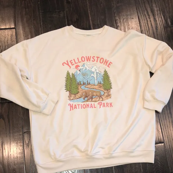 Yellowstone National Park sweatshirt size large XLarge - Image 4