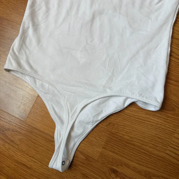 Abercrombie & Fitch White Bodysuit Size Medium - Image 5