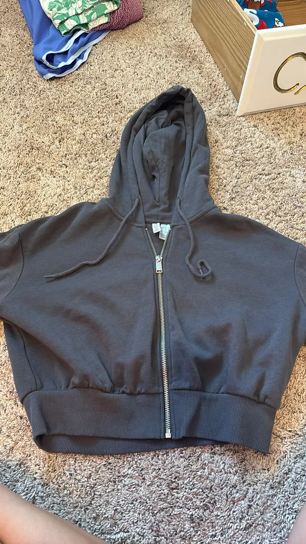 H&M gray cropped jacket - Image 5