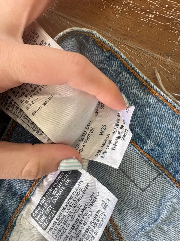 Levi’s Shorts - Image 5