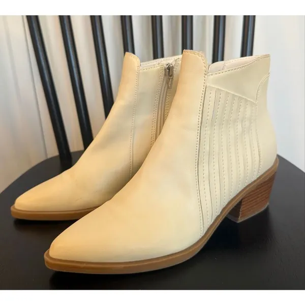 Dolce Vita Salome white point toe booties size 6 - Image 3