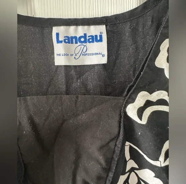 Landau short sleeve top is a size Medium. - Image 2