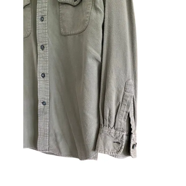 Urban Outfitters Medium Weight Olive Green Button Up Size Medium - Image 3