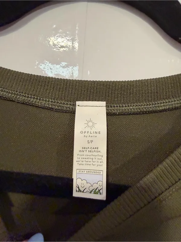 Olive Green Aerie Women's Cropped‎ Long Sleeve Top - Image 2