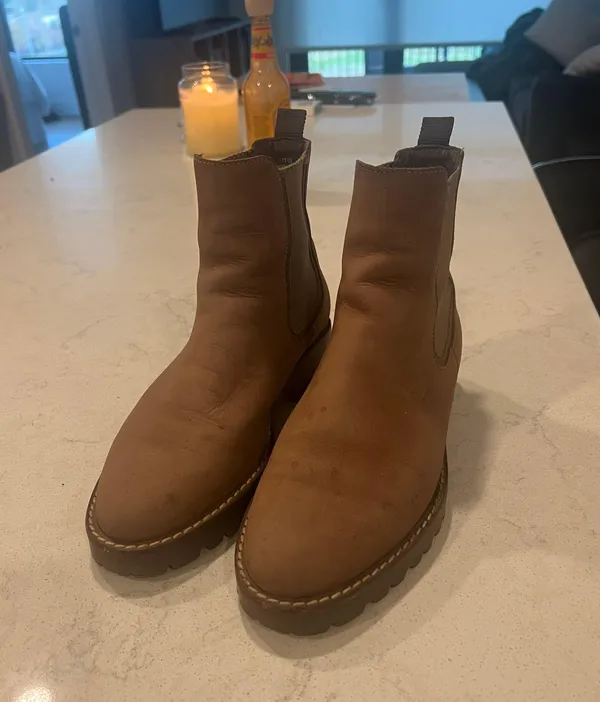 Thursday boots legend Chelsea Size 7.5 - Image 2