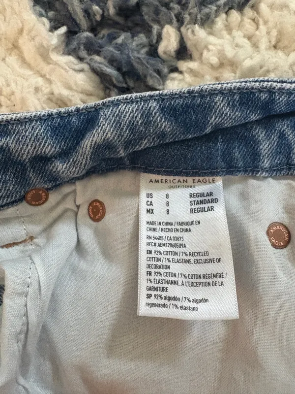 American Eagle Curvy 90s Straight Jeans - Image 4